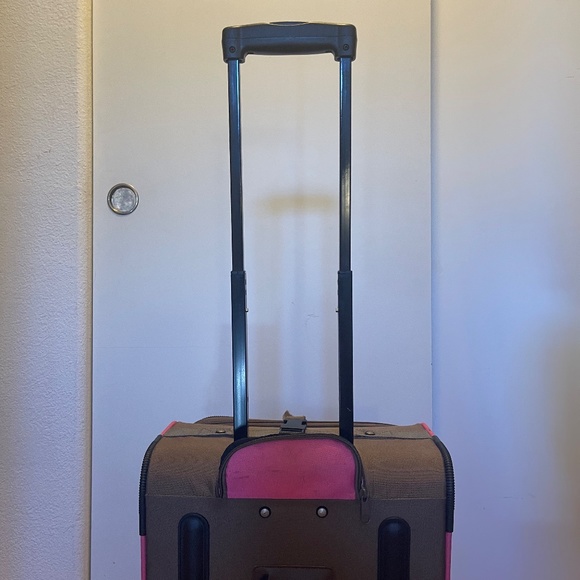 Vintage Roxy Rolling Suitcase - Picture 6 of 12